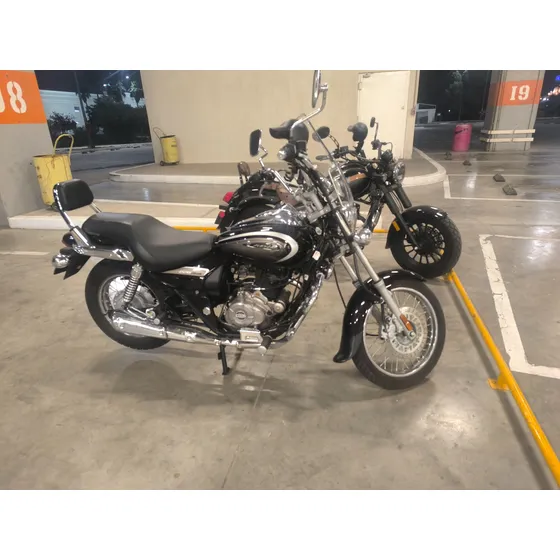 Bajaj Avenger 220, Negra, Seminueva, Un Solo Dueño