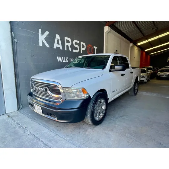 Dodge Ram 1500 Crew Cab Slt Trabajo 4x2 V6 8at
