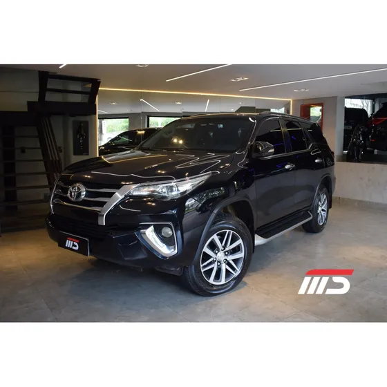 Toyota Hilux Sw4 2.8 Srx 4x4 7 Lugares 16v Turbo Intercooler Diesel 4p Automático