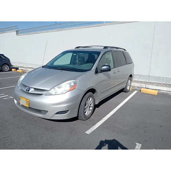 Toyota Sienna 3.5 Le