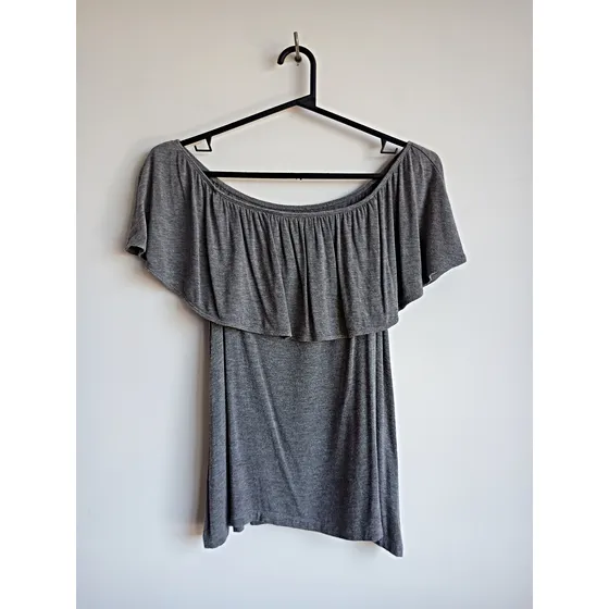 Remera Abercrombie Off Shoulder, Talle S