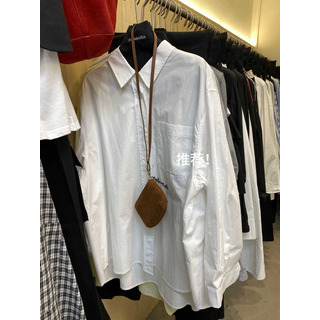 Monedero Coreano Moderno Con Cuello Halter Y Minihombro Monedero Coreano Moderno Con Cuello Halter Y Minihombro