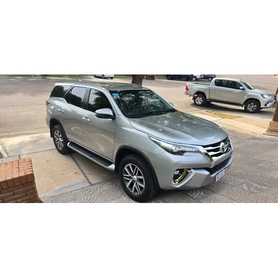 Toyota Hilux Sw4 2.8 Srx 177cv 4x4 7as At