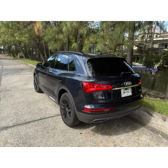 Audi Q5 2.0 L T Dynamic Dsg