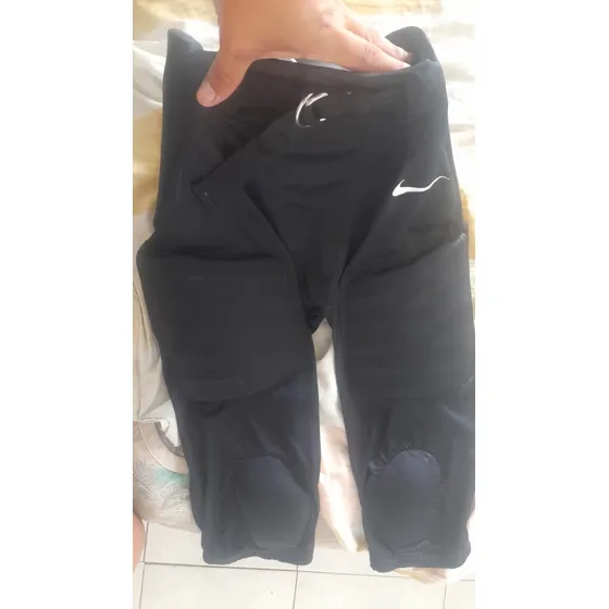 Mono Con Protectores Nike