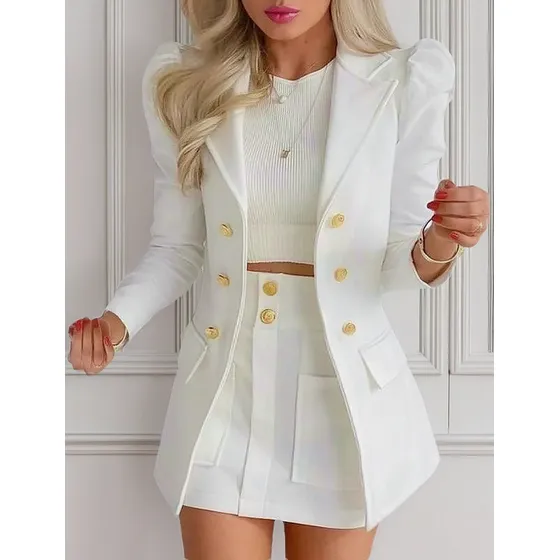 Conjunto De Dos Piezas Con Blazer Blanco Y Falda Corta Para