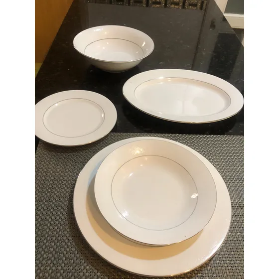 Elegante Vajilla Blanca 8 Personas