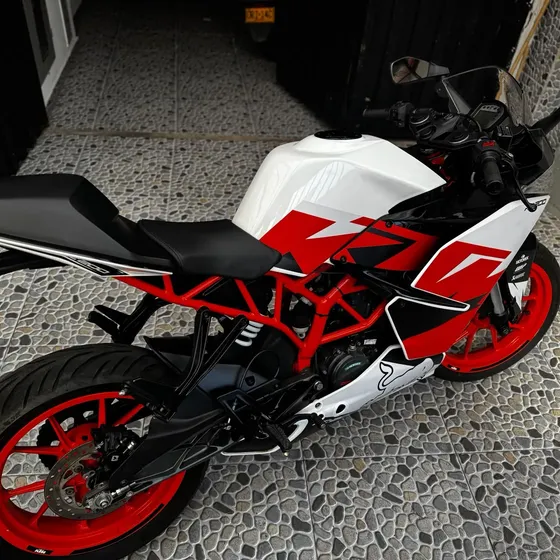 Moto En Excelente Estado, Modelo 2017 Solo 20.000 Km.