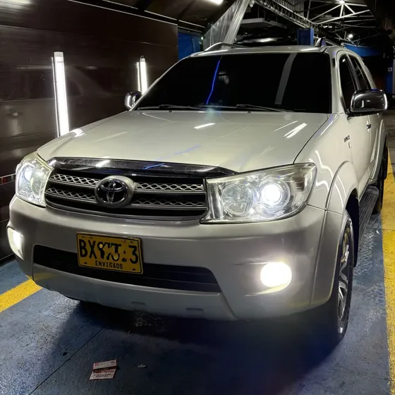 Toyota Fortuner 2011 2.7l 4x2 At