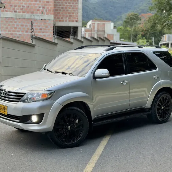 Toyota Fortuner 2015 2.7l 4x2 At