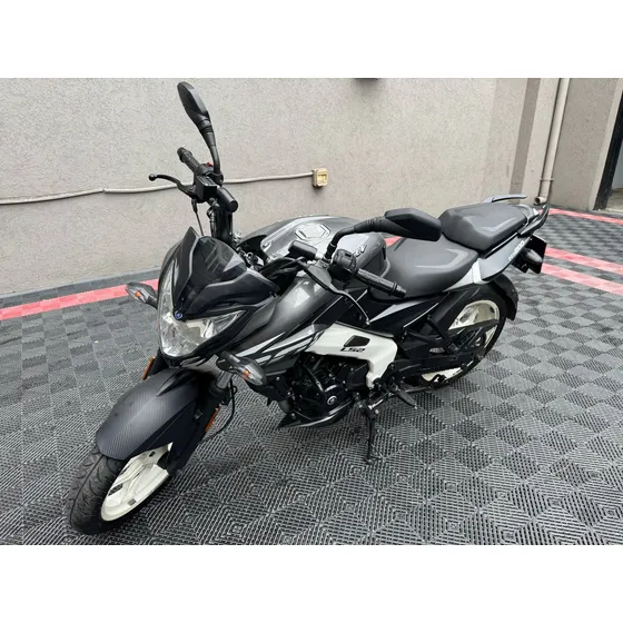 Bajaj Rouser Ns 200