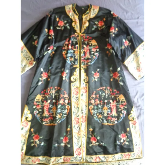 Kimono Chino Bordado En Seda Usado