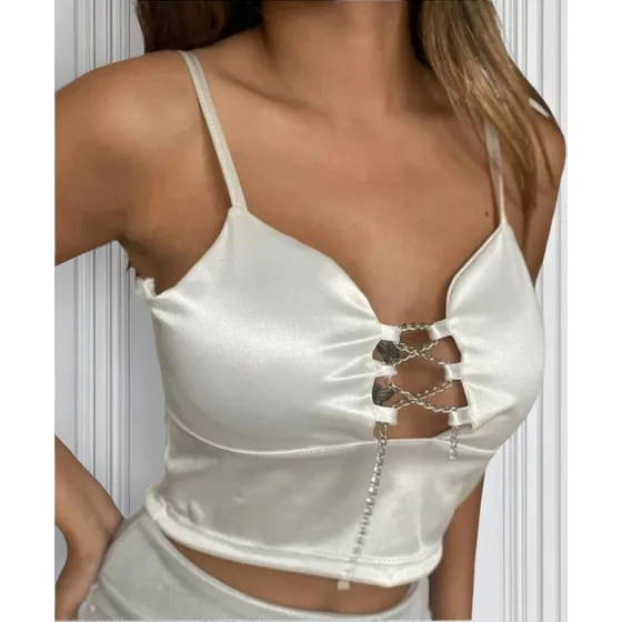 Crop Top Satén Con Push Up Armados Detalle  Cadena En Busto