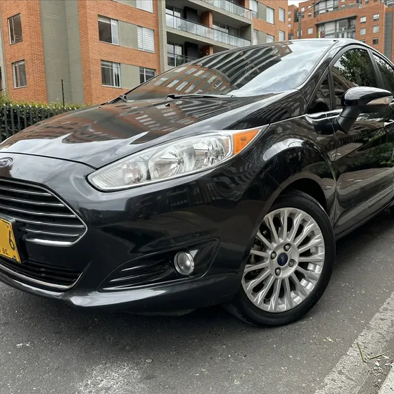Ford Fiesta 2014 1.6 Titanium At