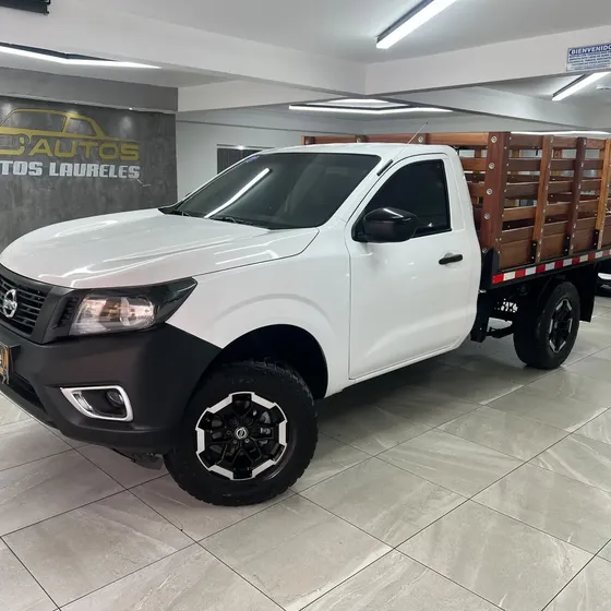 Nissan Np300 Frontier 2019 2.5 Estacas Mt 4x4 Diésel