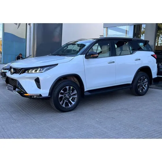 Toyota Sw4 2.8 Tdi Diamond 4x4 6at 7as