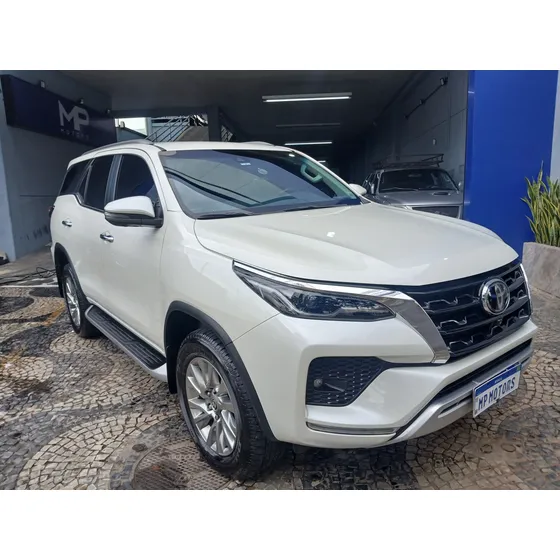 Toyota Hilux Sw4 2.8 D-4d Turbo Diesel Srx 7l 4x4 Automático