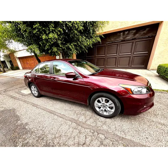 Honda Accord Honda Accord 2012 2.4 Lx L4 At Sedán | 2.4l | 4 Cilindros | 178hp | Gasolina | Automático | 4x2 | 4 Puertas | 5 Pasajero