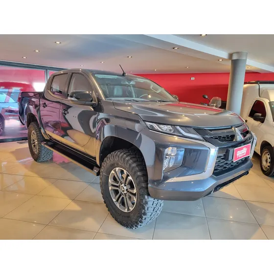 Mitsubishi L200 2.4 Di-d High Power 181cv Cuero