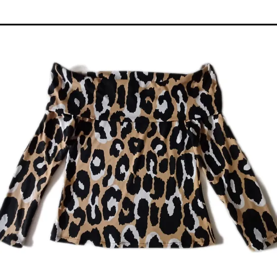 Remera Hombro Descubierto !!animal Print