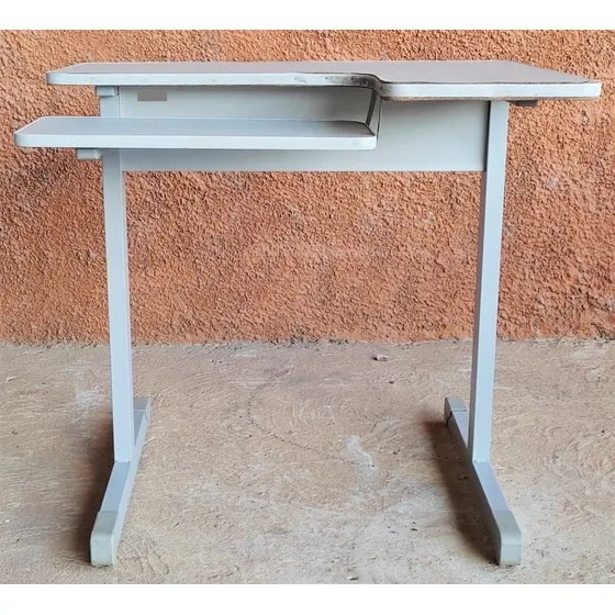 Mesa Computador Cinza 80cm Larg C/ Area Teclado Rebaixada