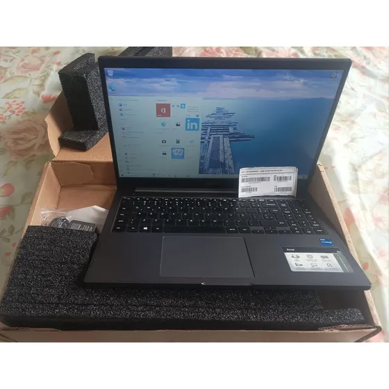 Notebook Samsung Book Np550xda-kv3br 15.6  I7 8gb 1tb Cinza