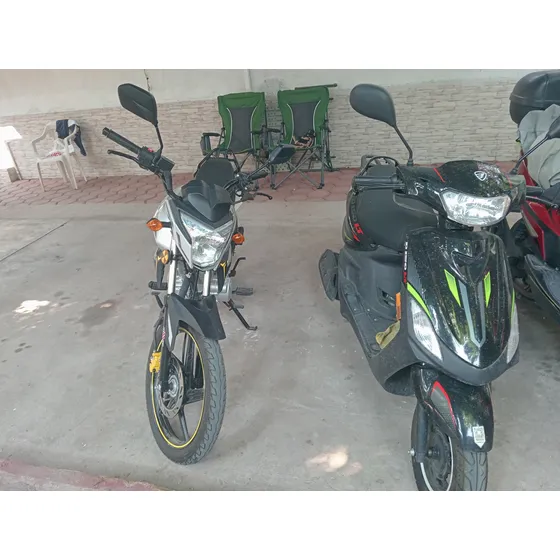 Moto Itálika Color Gris Con Amarillo