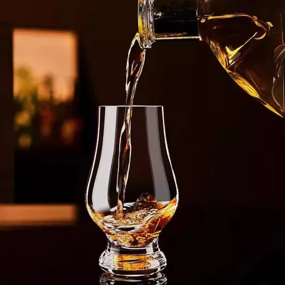 Taça Tulipa Para Degustação De Whisky Bourbon Lucency