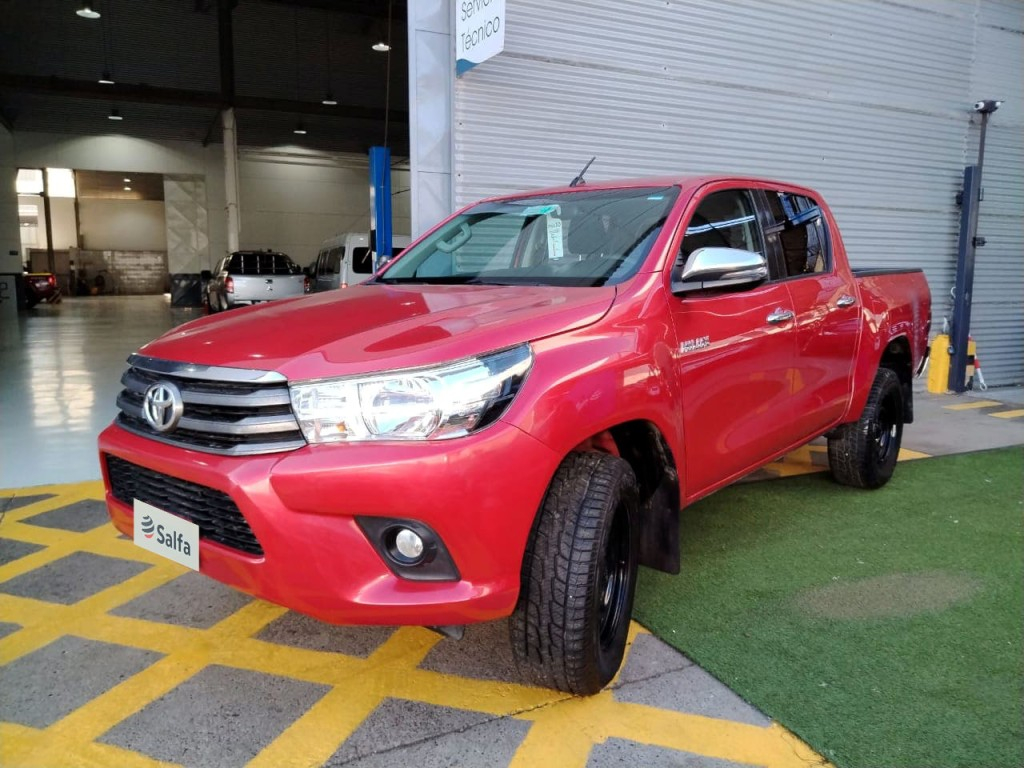 Toyota Hilux D Cab 4x4 2.4