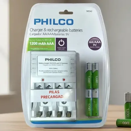 Cargador Philco Aa Aaa Batería 9v Incluye 4 Pilas Aaa