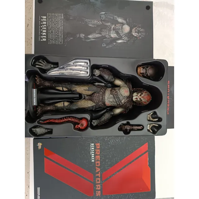 Figura Depredador Berserker, Marca Hottoys, Nueva En Su Caja