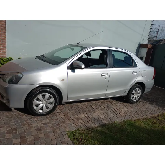Toyota Etios Sedán 1.5 Xs