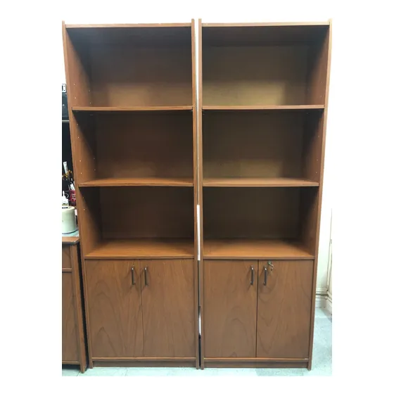 Bibliotecas De Madera Con Puertas Y Entrepaños Usadas