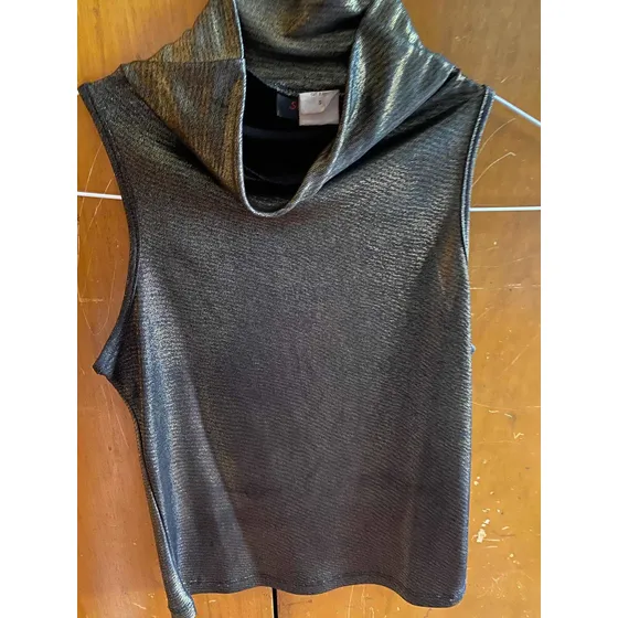Blusa Exótica Satinada Talla S. Usada