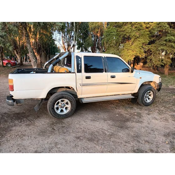 Toyota Hilux 2.7 D/cab 4x2 N Dx