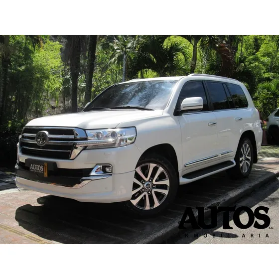 Toyota Land Cruiser Lc200 Sahara Vx.s V8 Blindaje 2+ Cc5700 Gasolina 7 Puestos