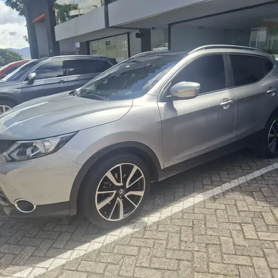 Nissan Qashqai 2015 2.0l 4wd +2 4x4