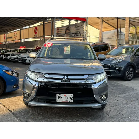 Mitsubishi Outlander 2.4 Se Cvt