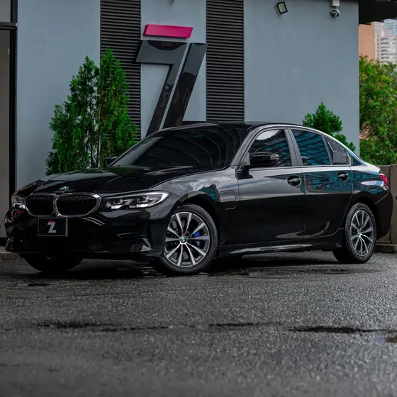 BMW Serie 3 2020 330e 2.0