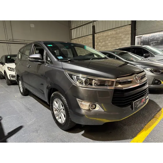 Toyota Innova 2.7 Srv 6at 8a