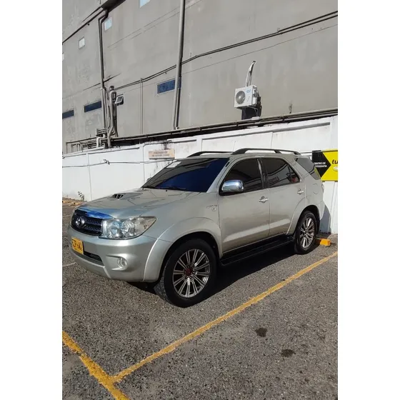 Toyota Fortuner 2009 3.0 Srv