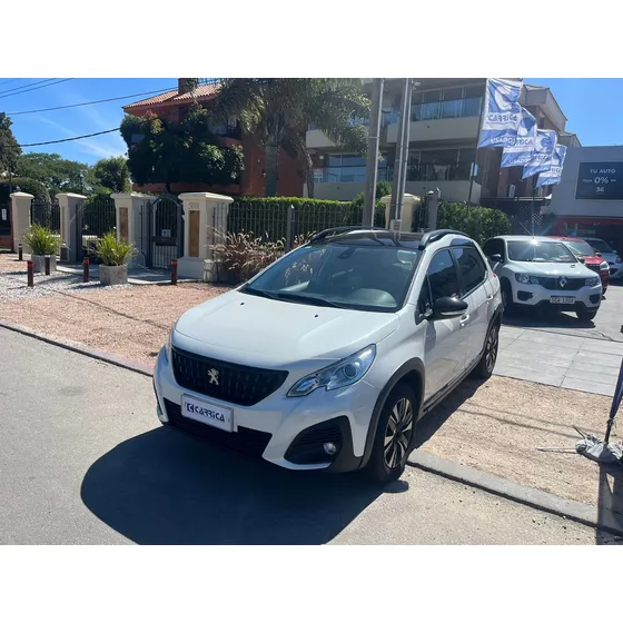 Peugeot 2008 1.6 Feline 5p