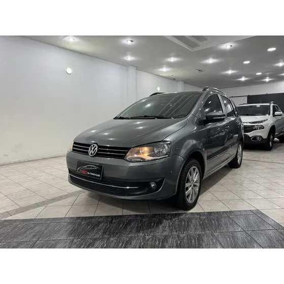 Volkswagen Suran 1.6 Highline 101cv