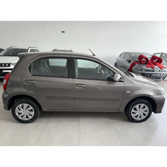 Toyota Etios Hatch 1.5 16v 4p Flex Xs Automático