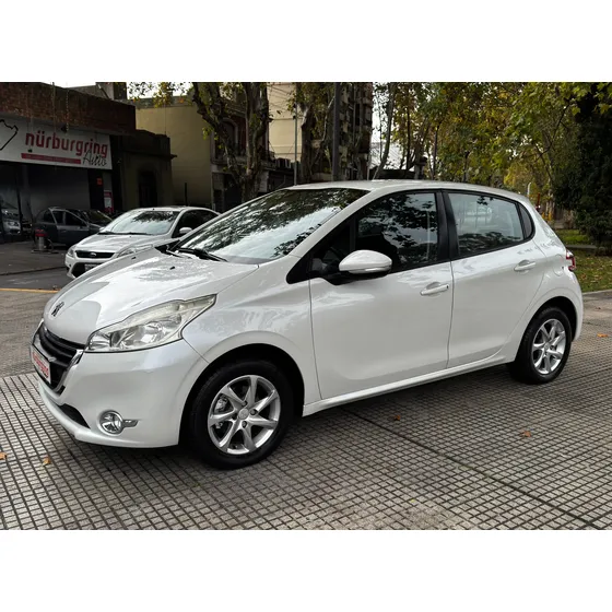 Peugeot 208 1.5 Allure Touchscreen