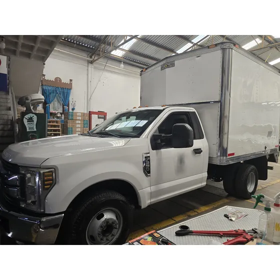 Ford F-350 6.3l Xl 6.2 Plus Mt