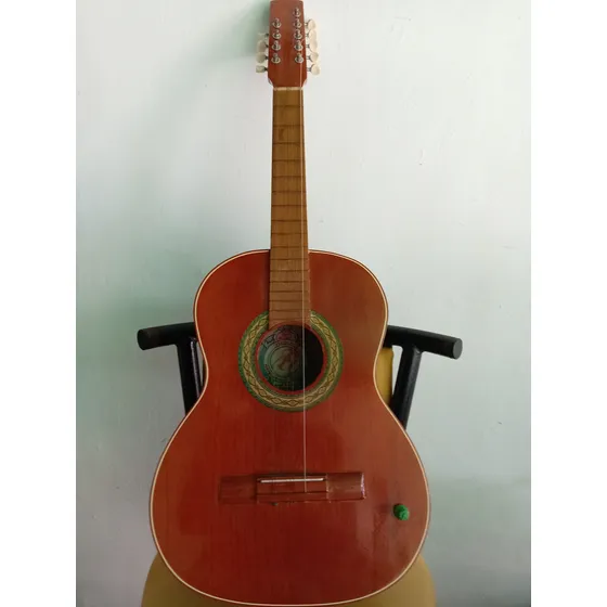 Tres Puertorriqueño - Instrumento Musical Colorido