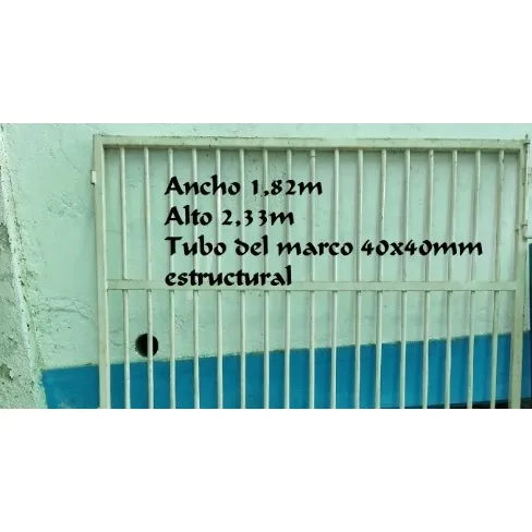 Puerta Metálica,  Usada.