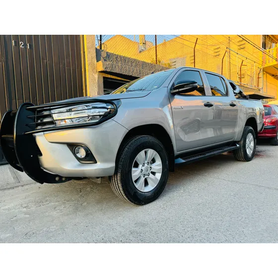 Toyota Hilux 2.7 Cabina Doble Sr Mt