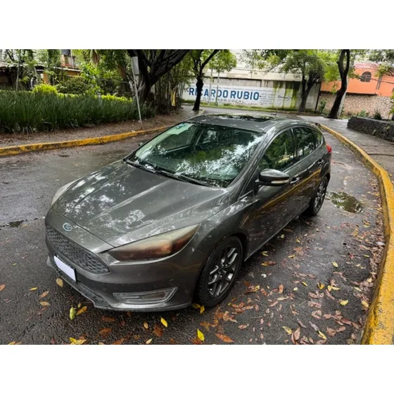 Ford Focus 2.0 Se Luxury Ta Mt